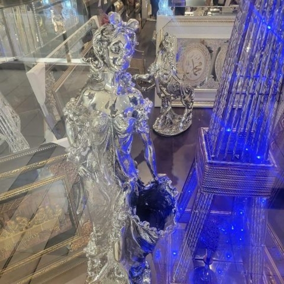 Meet your Posher, Andrea - Picture 1 of 1